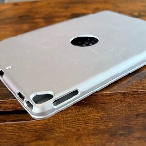 iPad Air 11 case and keyboard. Easily attachable and removable.